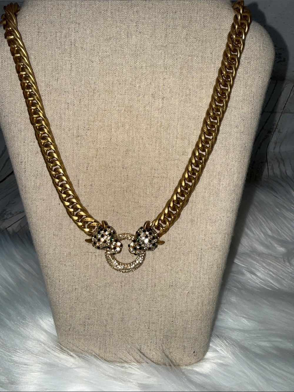 Stella & Dot Roar Lion Gold Crystal-Embellished Link Necklace - Picture 2 of 10